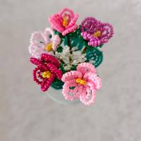 kleiner Blumenstrauß aus Perlen in rosa Bild 2