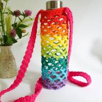 Flaschenhalter gehäkelt | Flaschentasche gehäkelt | Flaschennetz 0,5-0,75l | LGBT Geschenkidee Bild 1