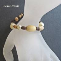 Armband mit Holzperlen und Acrylperlen creme braun beige Perlenarmband dehnbar Handgefertigt Bild 3