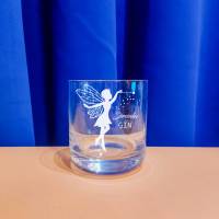 Personalisiertes Gin Glas mit Name und SimsalaGIN Motiv | Gin Tonic Geschenk mit Namen | Geschenke mit Wunschgravur Bild 1