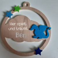 Türschild "Drache" fürs Kinderzimmer aus Holz "Hier spielt "/ Wolke / Geschenk zur Geburt oder Taufgesc Bild 1