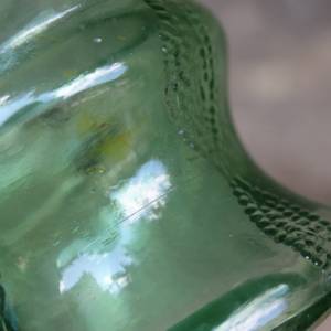Vase aus grünem Pressglas 60er 70er Jahre DDR Bild 8