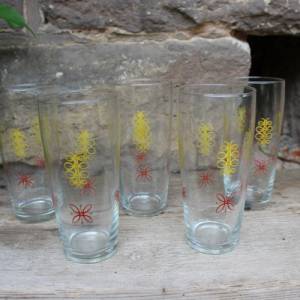 5 Limonadengläser Saftgläser Wassergläser rotes und gelbes Dekor Gläser Vintage 70er Jahre DDR Bild 2