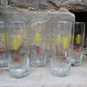 5 Limonadengläser Saftgläser Wassergläser rotes und gelbes Dekor Gläser Vintage 70er Jahre DDR Bild 3