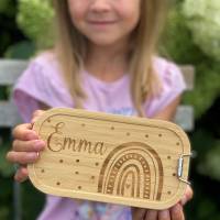 Brotdose aus Edelstahl mit Holzdeckel | personalisiertes Geschenk mit Namen für den Kindergarten oder die Krippe | Brotb Bild 2