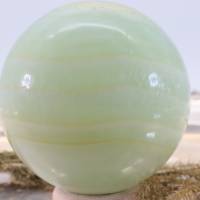 GROSSE grün gebänderte Calcit Edelsteinkugel 58 mm, Meditation und Heilsteine, glänzende Kugel, Wunderbarer Kristall Bild 2