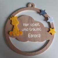 Türschild "Giraffe" fürs Kinderzimmer aus Holz "Hier spielt "/ Wolke / Geschenk zur Geburt oder Taufgesc Bild 1