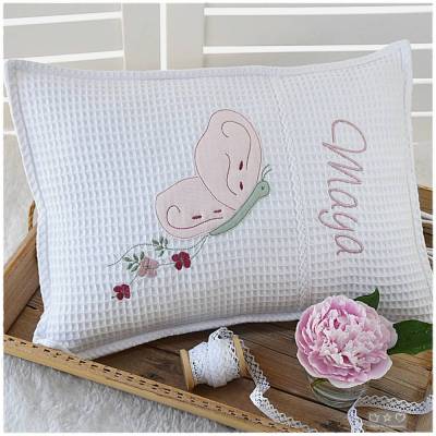 Namens-/Kuschelkissen 30cmx40cm mit Doodlestickerei Schmetterling mit Blüten, personalisierbar