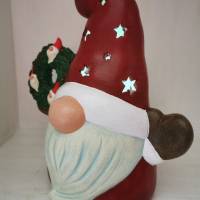 Cooler Weihnachtswichtel aus Keramik zum Beleuchten Bild 3