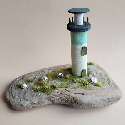 Leuchtturm auf Treibholz Shabby Style, maritim, Holzdeko, Treibholzdeko, Meer, Ostsee, Nordsee