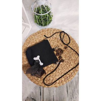 Hundeleckerlibeutel (Farbbeispiel schwarz) aus Polstercanvas in 36 Farben