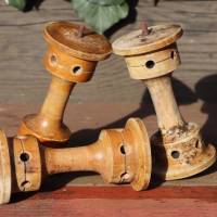 3 antike Garnspulen aus Weberei Holz Bild 5