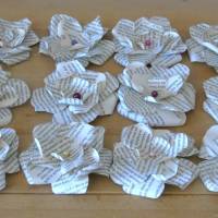 Papierblumen - Fantasieblüten 12 Stück // Papierblüten // Blüten // Tischdeko // Dekoration // Streudeko // alte Buchsei Bild 4