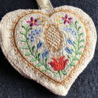 Wildseide Lavendel-Knautsch-Herz, befüllt mit einheimischen Lavendelblüten - Trostspender für Kranke / ältere Menschen Bild 1