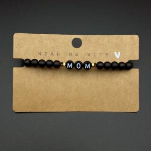 Schwarzes Glasperlenarmband - Mom, Muttertag, Geschenkidee, Armband, Buchstabenarmband Bild 2