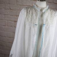 True Vintage Morgenmantel Dessous Mantel Cape Nachthemd 40 42 L Weiße Spitze Satin Shabby Look Bild 9