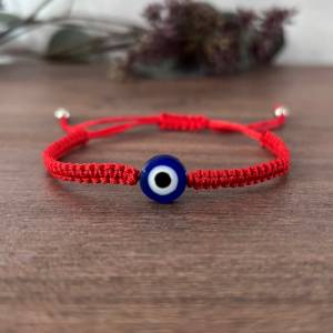 Rotes Makramee Armband mit Nazar Auge - Mystische Bedeutung und Spirituelle Energie in Handarbeit gefertigt, Armband Ges Bild 1