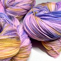 SCHWERTLILIE- Handgefärbte Merino-Wolle im Strang Bild 4