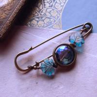 Dekorative Tuchnadel orientalisch Türkis Blau wie ein Pfau, funkelnde Bronze Schalnadel mit Glasperlen Bild 5