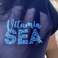 Schriftzug Vitamin SEA im Punktedesign Bild 3