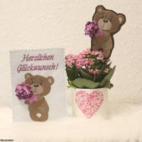 ITH Stickdatei Teddybär mit Blumen Bild 1