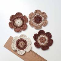 Gehäkelte Blumen 6 cm - Set mit 4 Häkelblumen in verschiedenen Brauntönen Bild 5