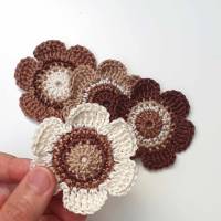 Gehäkelte Blumen 6 cm - Set mit 4 Häkelblumen in verschiedenen Brauntönen Bild 6