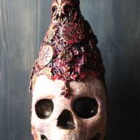 Totenkopf NEWBORN Acrylmalerei auf einer Glasflasche Gothic Steampunk Skull Geschenk für Männer Upcycling Bikergeschenk Bild 2