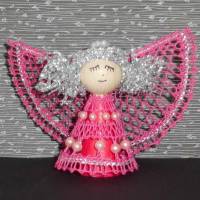 Handgeklöppelter Engel in pink mit silberfarbenem Haar Bild 1