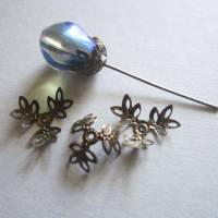 30x filigrane Perlenkappen 3 Blätter Antikbronze Bild 1