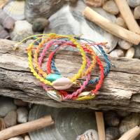 Bicolore - Zweifarbige Makramee-Armbänder mit Kauri-Muschel Bild 9