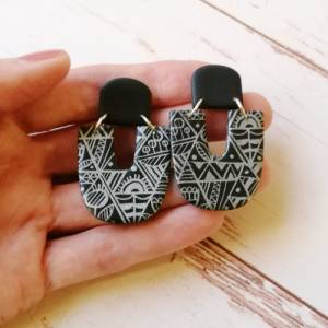 große Ohrringe schwarz aus Polymer Clay mit Ethno Muster Silber und Ohrstecker aus Edelstahl Bild 6