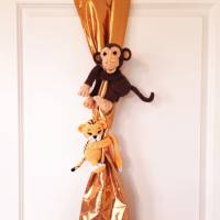 AFFE-TIGER-Gardinen Vorhang Krawatte Raffhalter Baby Kinderzimmer Deko Dschungel Monkey Amigurumi Kuscheltier Bild 7