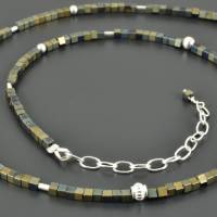 Zarte Halskette aus Hämatit-Würfeln mit 925er Silber - Kette Edelsteine zierlich Hämatitschmuck blau grün gold klein Bild 3