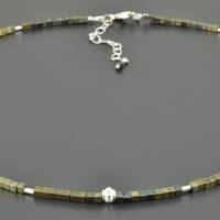 Zarte Halskette aus Hämatit-Würfeln mit 925er Silber - Kette Edelsteine zierlich Hämatitschmuck blau grün gold klein Bild 4