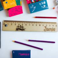 Holzlineal 15cm für Kinder mit Namen | Süßes Lineal aus Holz für die Schultüte | Geschenke zur Einschulung Bild 5