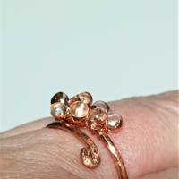 Kupfer Ring handgemacht mit Glastropfen funkelnd m Bandring wirework gehämmert Bild 3