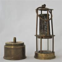 kleine alte Petroleum Lampe aus Messing Bild 2