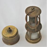 kleine alte Petroleum Lampe aus Messing Bild 3