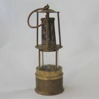 kleine alte Petroleum Lampe aus Messing Bild 7