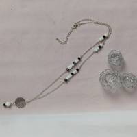 Halskette mit Anhänger ''Lebensblume'' und Glasschliff-Perlen weiß-schwarz Bild 1