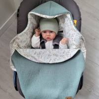 Kuschelige Einschlagdecke für Babyschale aus 100% Walkloden Wolle–Grün- Weidenzweige-Jersey Herbst Winter Bild 3