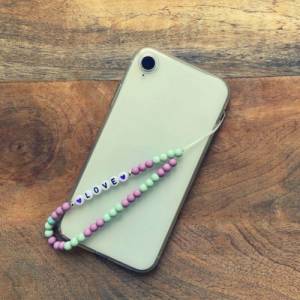 Handgemachte Perlen Handykette 'Love' - Stilvoller Phone Charm für dein Smartphone - Romantisches Smartphone-Acc Bild 1