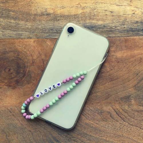 Handgemachte Perlen Handykette 'Love' - Stilvoller Phone Charm für dein Smartphone - Romantisches Smartphone-Acc