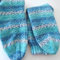 Socken in Gr. 40/41, handgestrickte Wollsocken Söckchen Ringelsocken Kuschelsocken in türkis-blau türkis-grün und weiß Bild 4