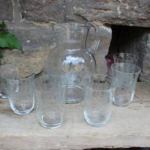 7 tlg. Saft Set Krug 1,5 l und 6 Trinkgläser geschliffenes Blumendekor Glas Vintage 50er Jahre DDR Bild 2