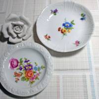 2 kleine Vintage Teller Untersetzer Porzellan mit Blumen Motiv, Ak Kaiser, Rosenthal, Gebäckteller, Konfektschälchen, Po Bild 2