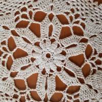 Vintage, wollweiß rund gehäkeltes Deckchen handmade, 30 cm Bild 2