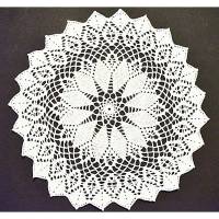 Vintage, wollweiß rund gehäkeltes Deckchen handmade, 40 cm Durchmesser, 15.5" diameter, Bild 1