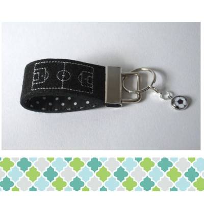 Schlüsselanhänger Fussballfeld